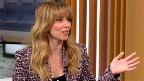 Linda Cardellini on teaming up with Lisa Kudrow and Ray